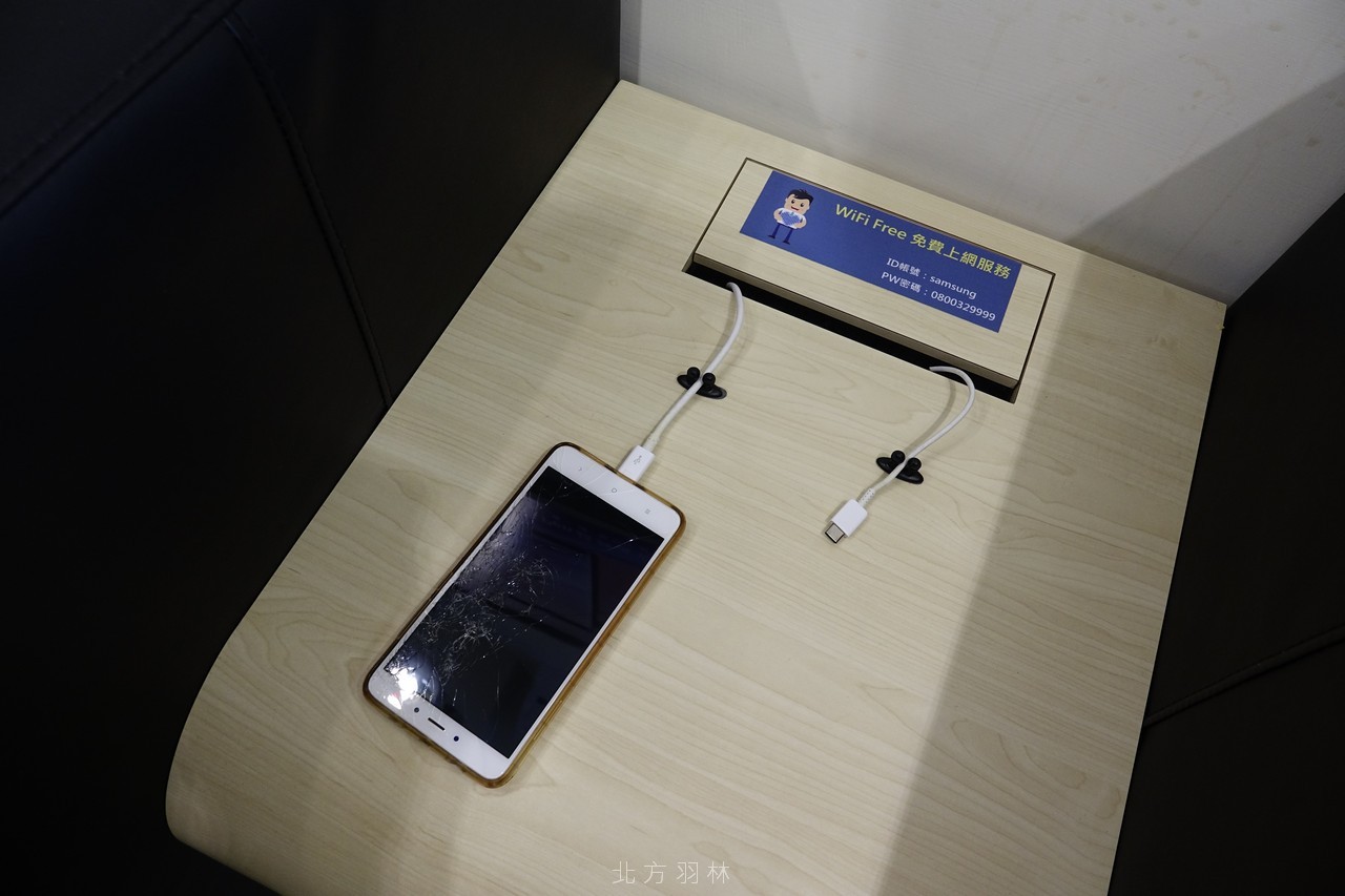 一邊等叫號還能一邊放心滑手機(畫面是接下來也要送去小米之家的Note4...XD)